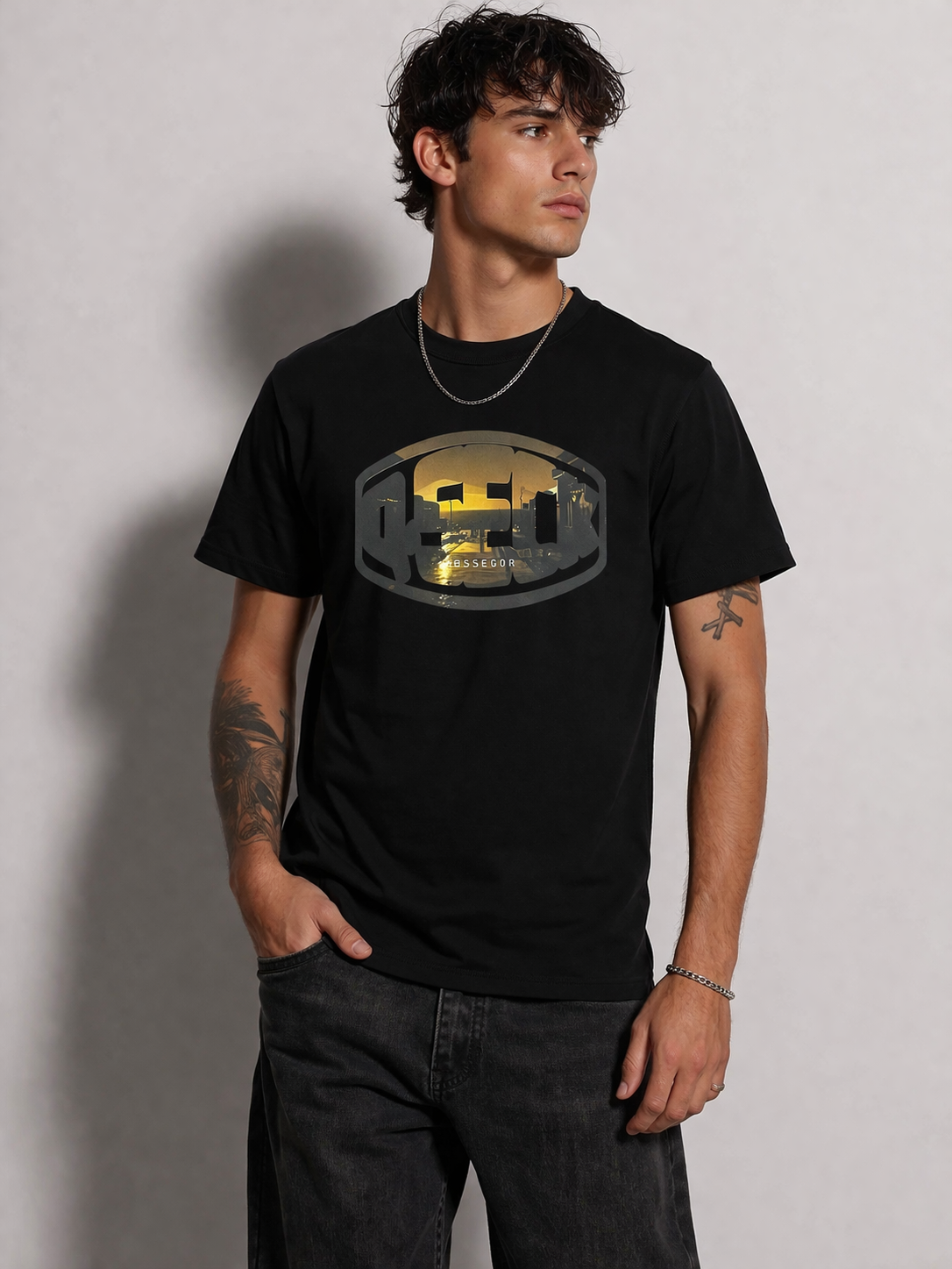 T-shirt Noir “950” – Style Urbain/beach Minimaliste